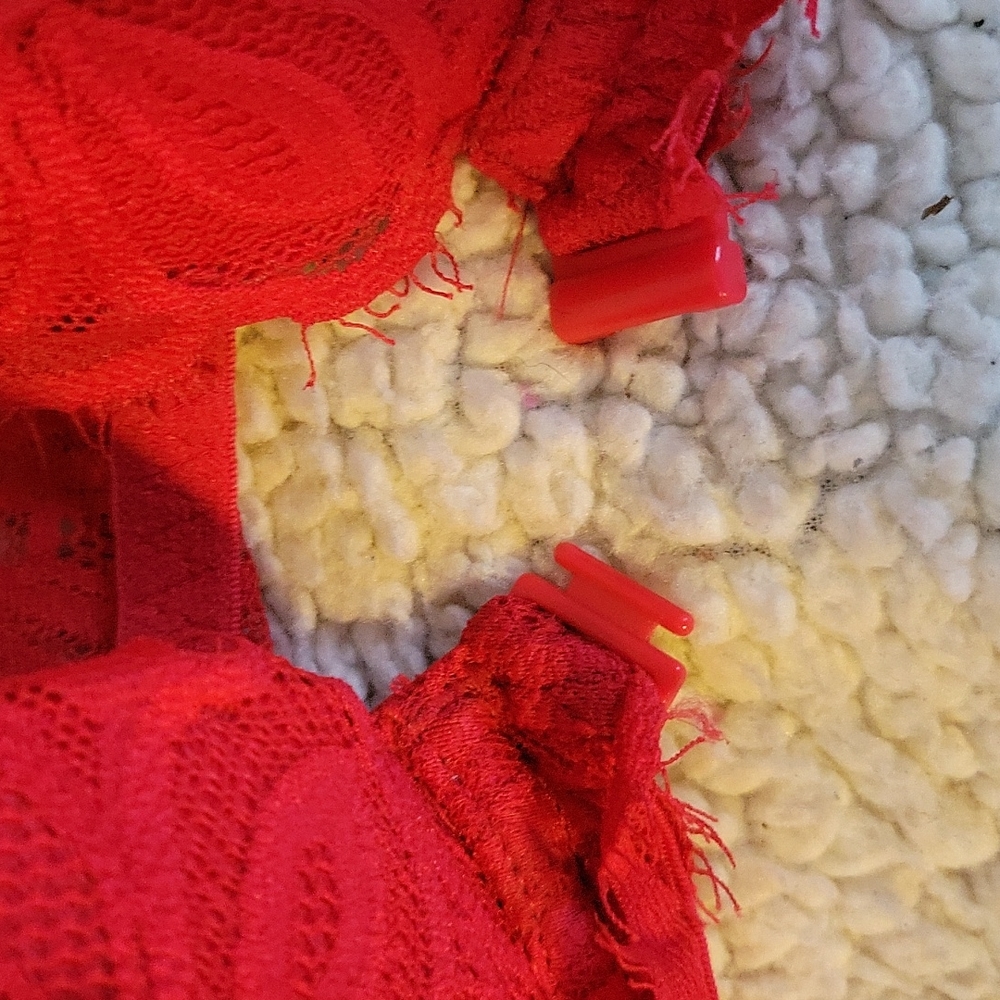 Victoria's Secret PINK Date Racerback Red Bra Size 34B - Picture 2 of 9